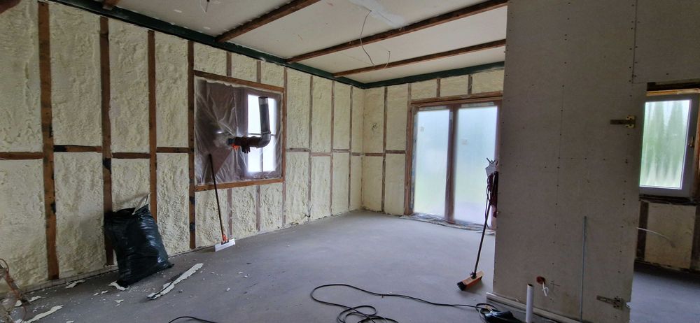 Ocieplenie poddasza PIANA PUR, natrysk, izolacja pianą ocieplenie domu