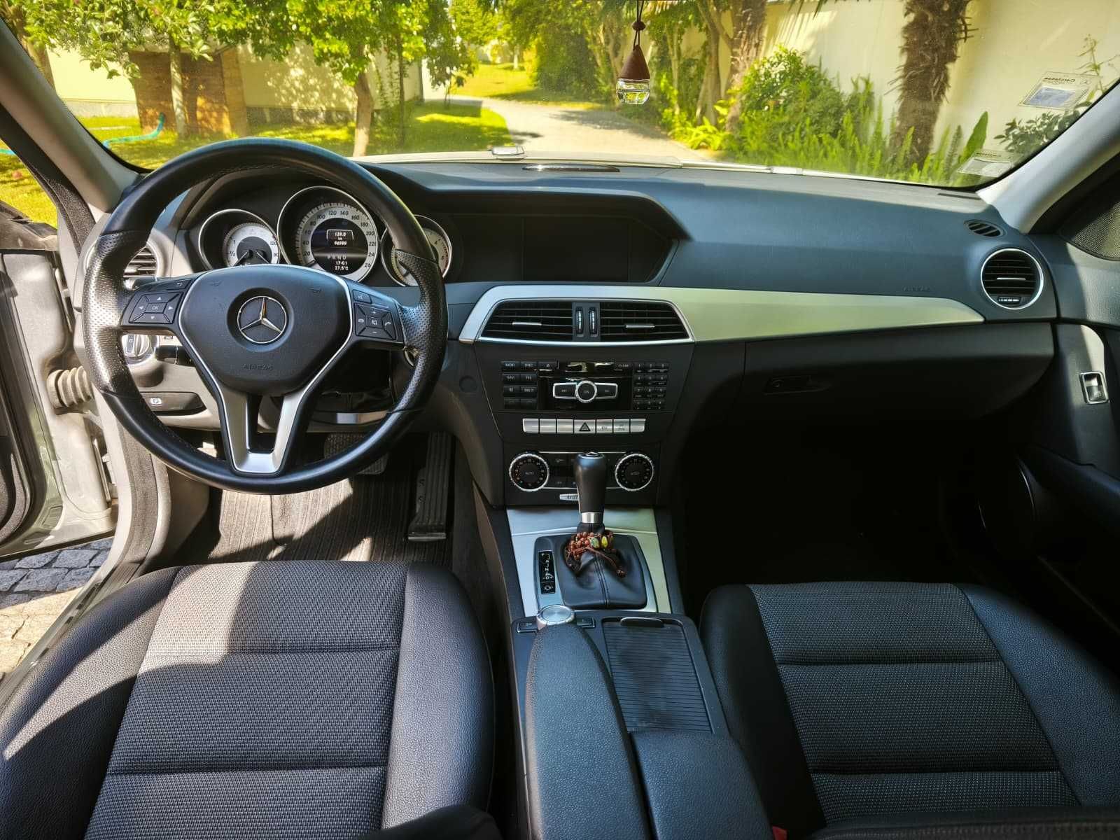 Mercedes-Benz C220cdi com 96.999kms