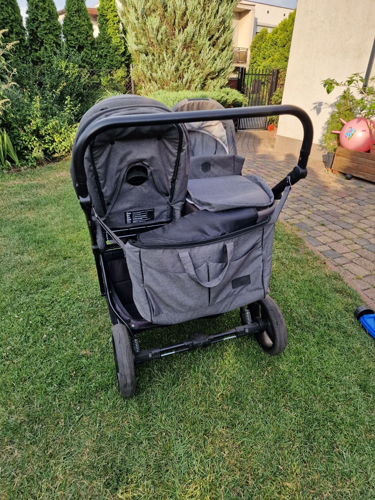 wózek Jedo Duo rok po roku komplet akcesoriów dobry stan