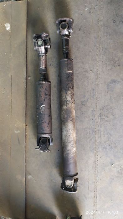 Продам промвал,задний кардан,на Ниву 2121