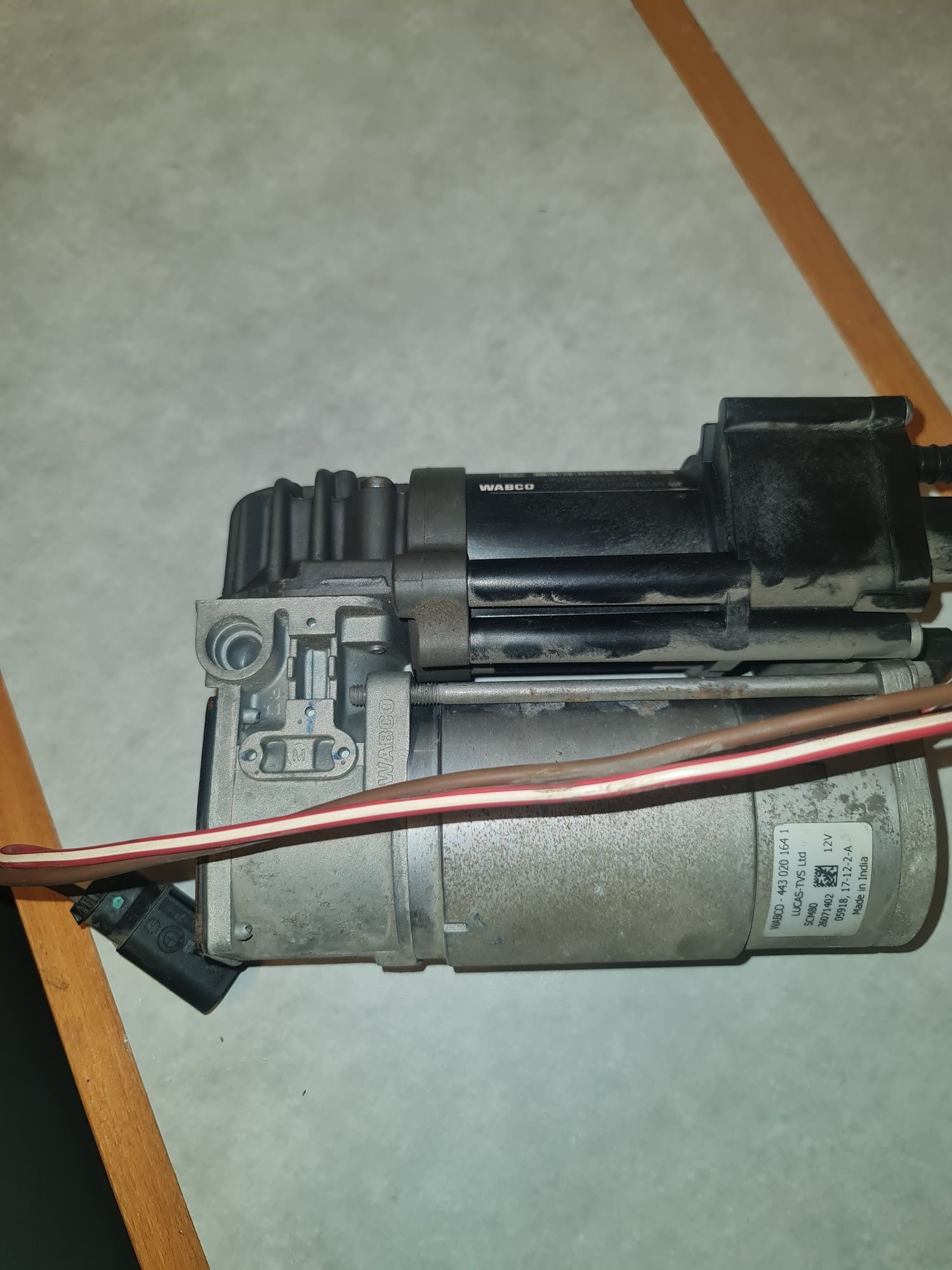 Kompresor pompa sprężarka zawieszenia bmw f11 f07 f01