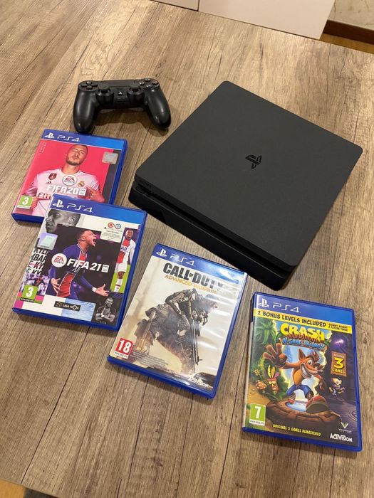 Playstation 4, comando e jogos