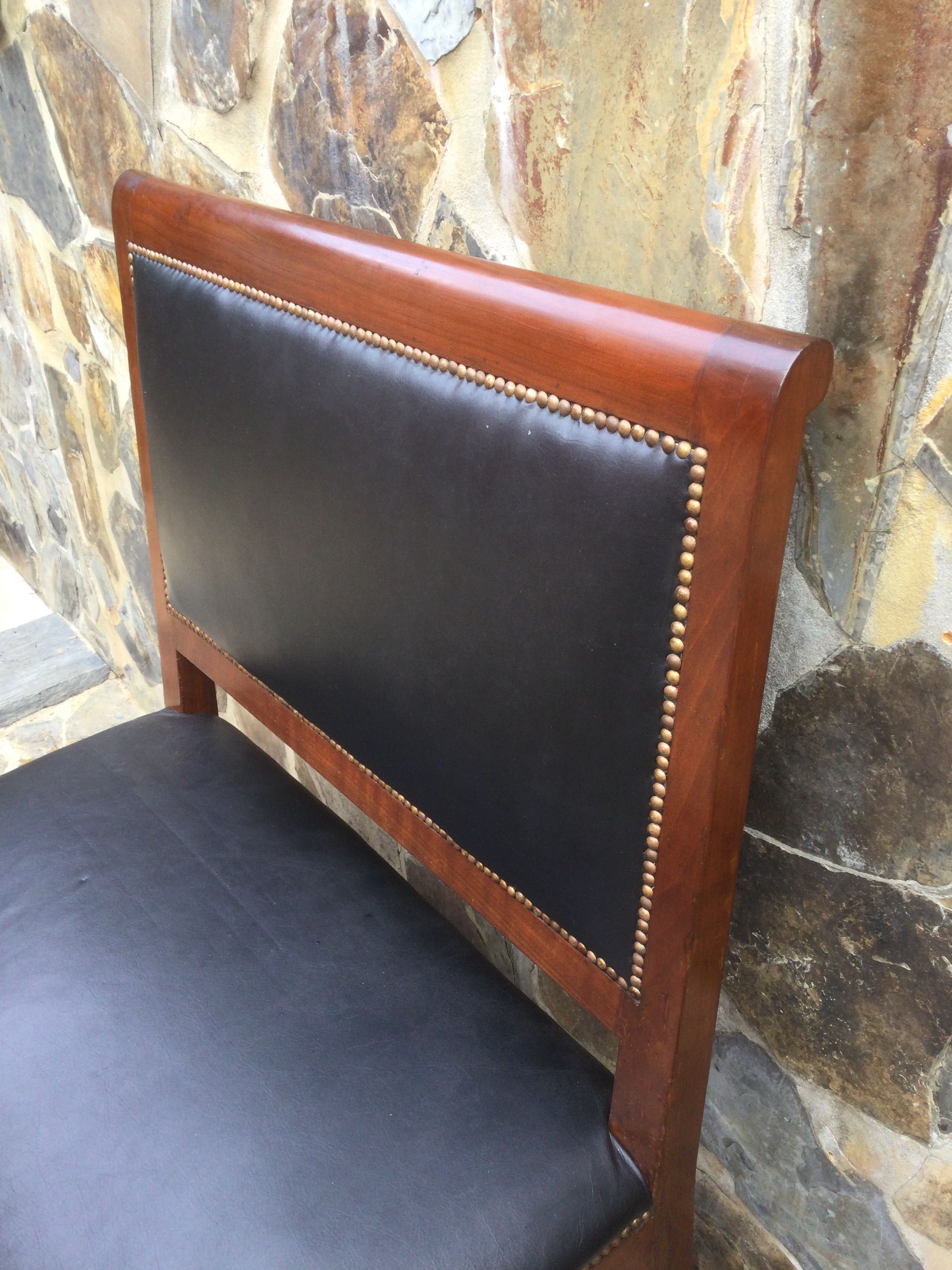 Cadeirão Canapé Madeira maciça Nogueira Pele 87 cm largura Séc XIX