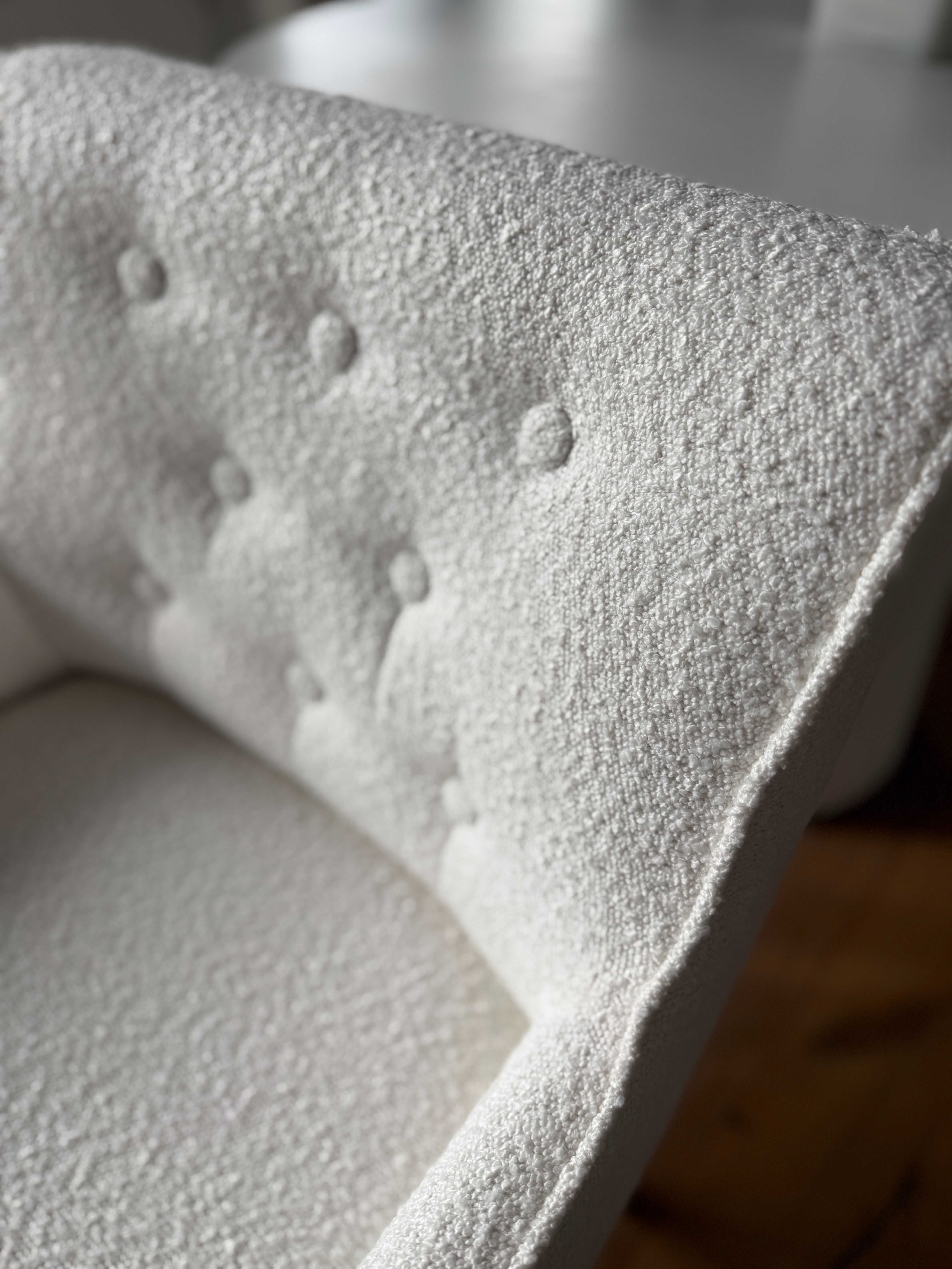 Krzesła obiadowe Miloo Home - model Arnels (BOUCLE)