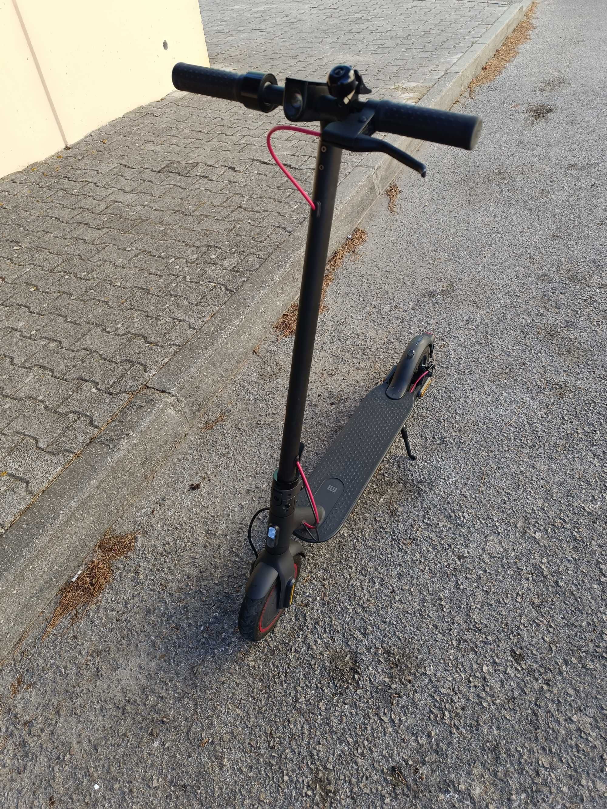 Trotinete Xiaomi - Mi Electric Scooter Pro 2