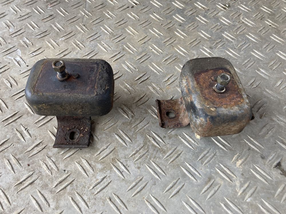 Suzuki samurai poduszki pod silnik