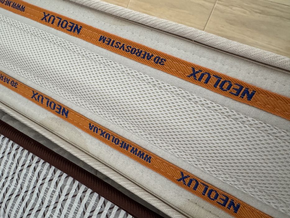 ортопедичні безпружинні матраци Neolux з літньою та зимою стороною