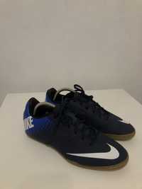 Nike BombaX IC Obsidian White вживані