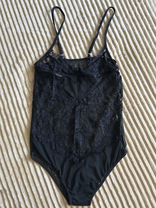 Damskie czarne koronkowe body