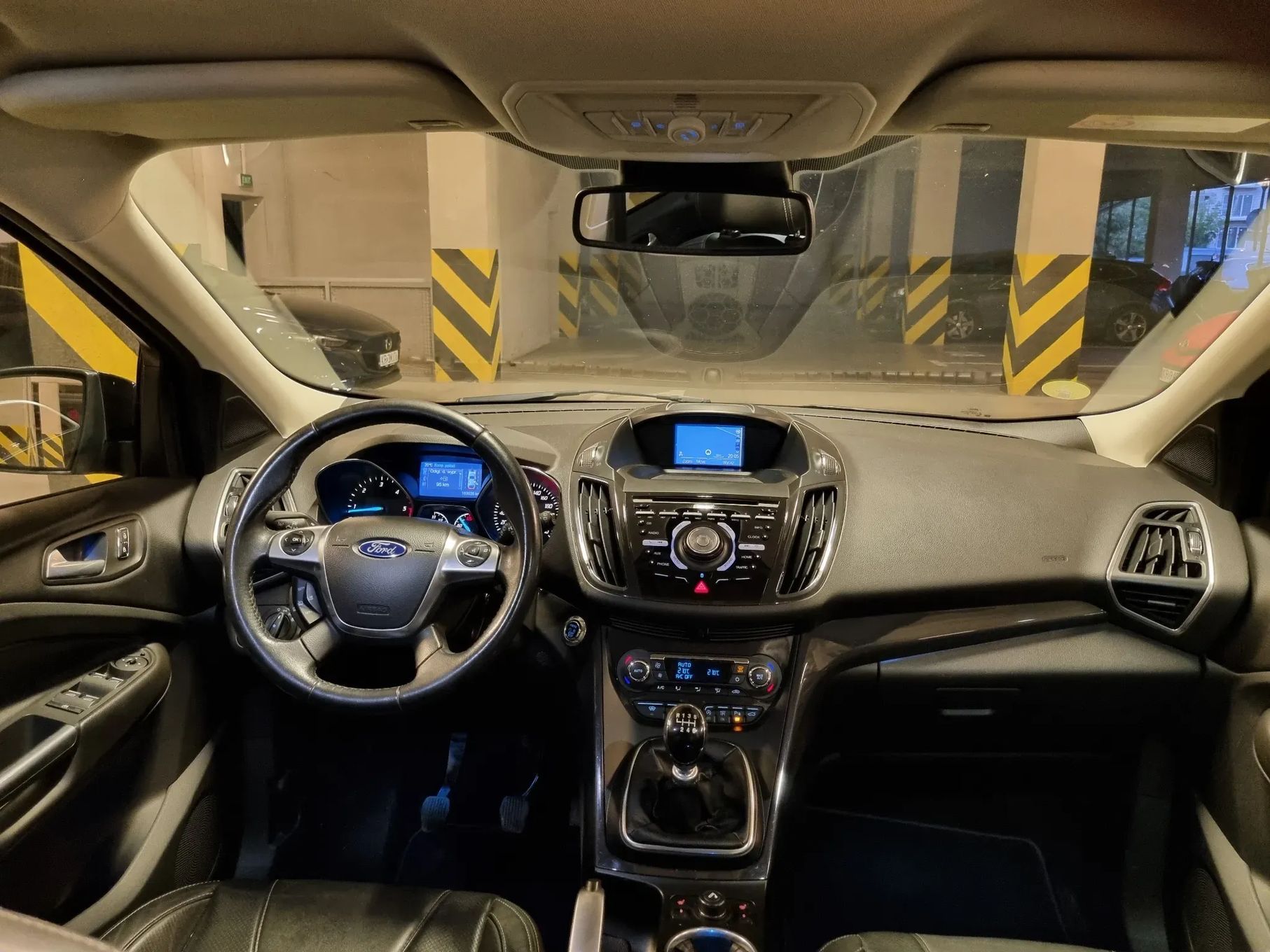 Ford Kuga 2.0 TDCi 180KM 4x4 PLATINIUM PEŁNE Wyposażenie Xenon Kamera Asystent