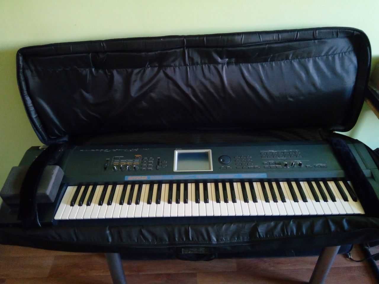 Синтезатор KORG Triton Extreme