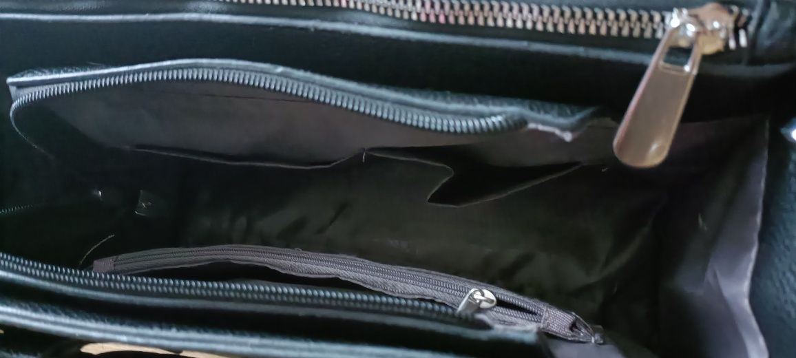 Torebka kuferek z długim paskiem