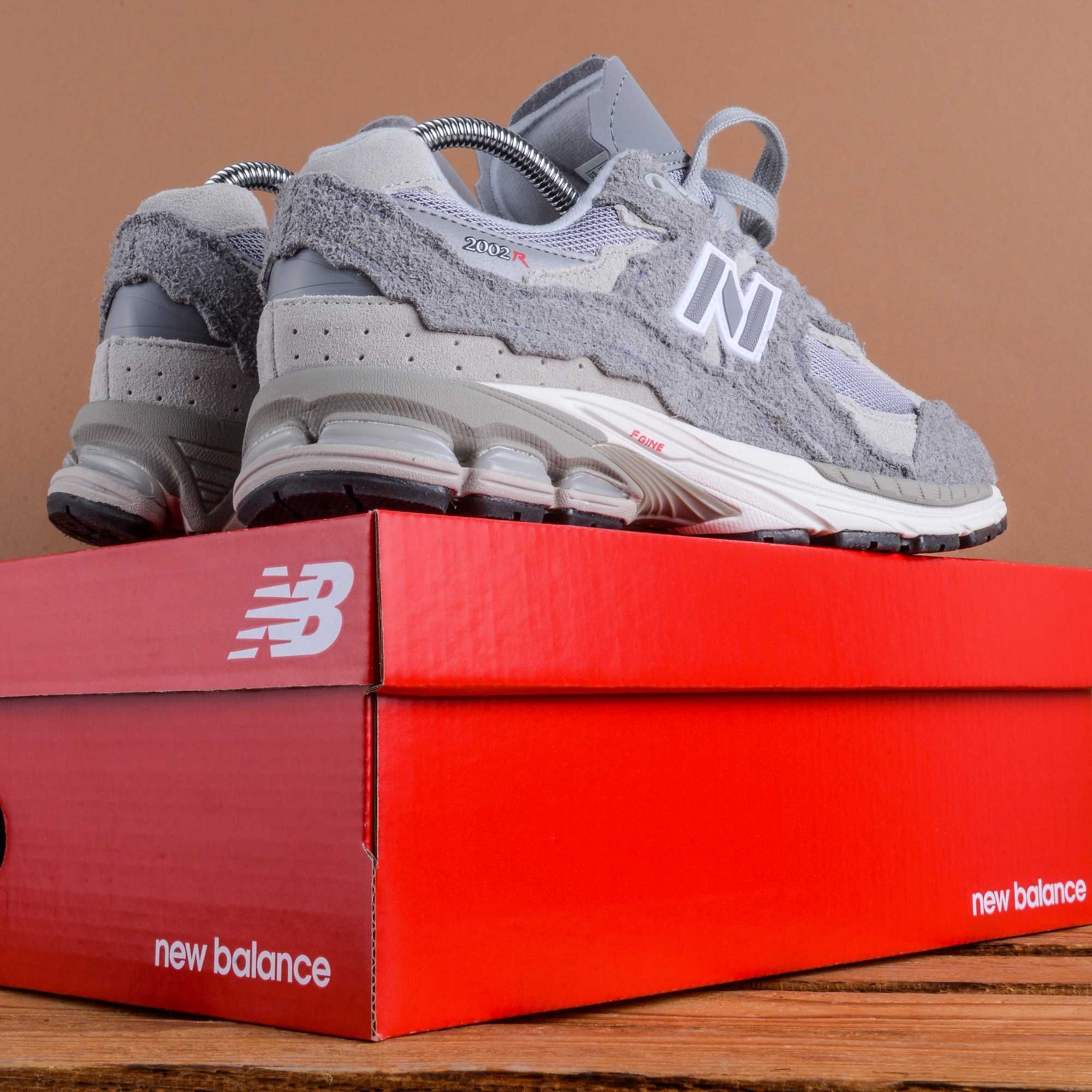 (1834) Чоловічі Кросівки New Balance 2002R сірий колір (41-45) нб
