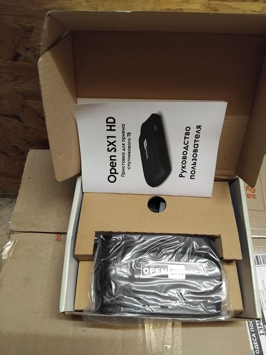 Спутниковый тюнер новый !