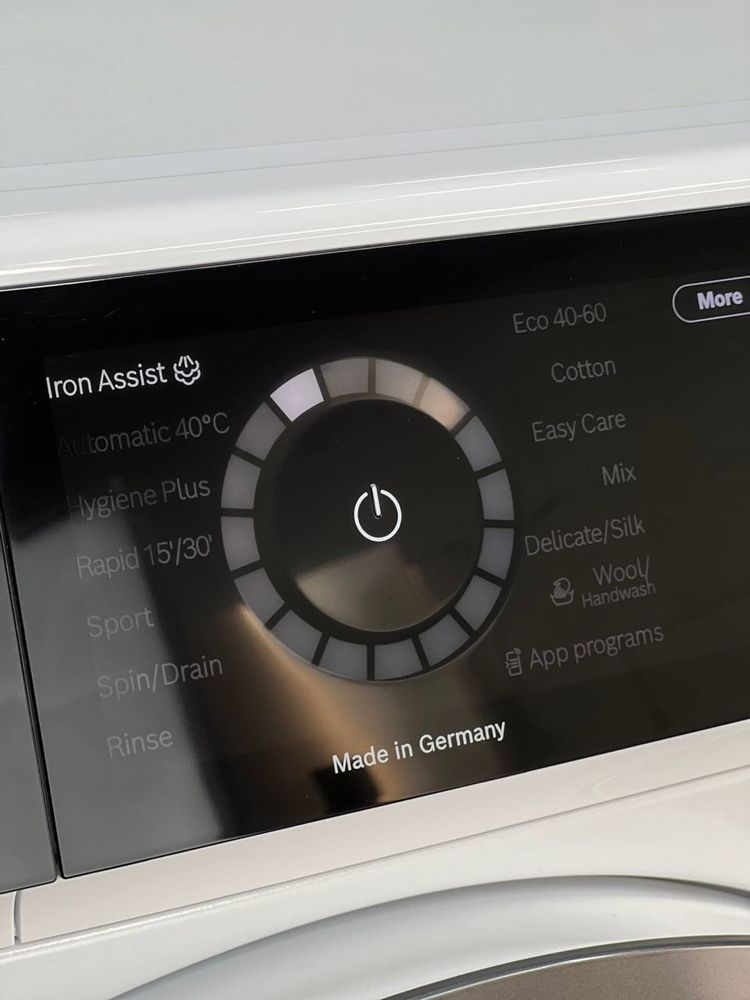 Пральна машина BOSCH Serie 8 WGB24400UA 9кг, 4D Wash System A+++
