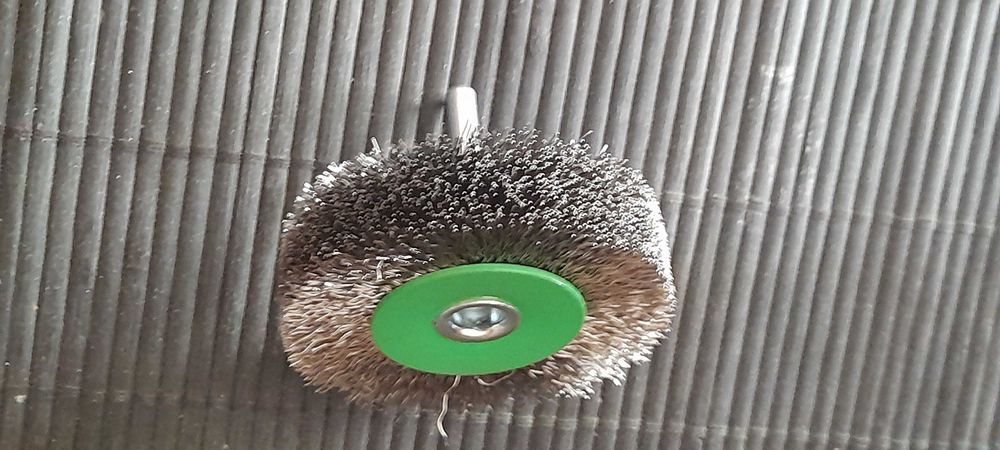 Discos de Corte Inox 115 x 1mm x 22.3mm Bosch e de 2,5mm e rebarbar