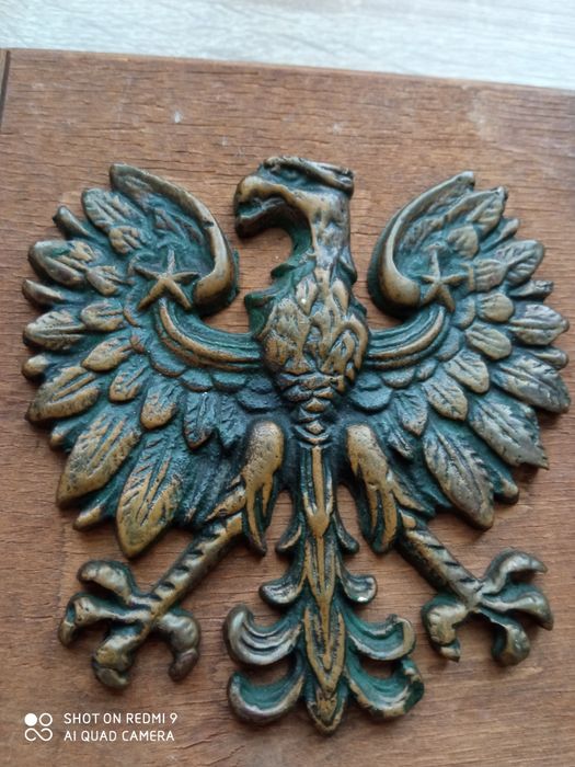 Zamienię orzeł z mosiądzu bez korony
