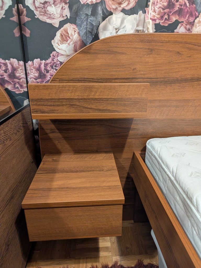 Łóżko 140x200 z dwoma szafkami nocnymi, 2 szufladami i dnem