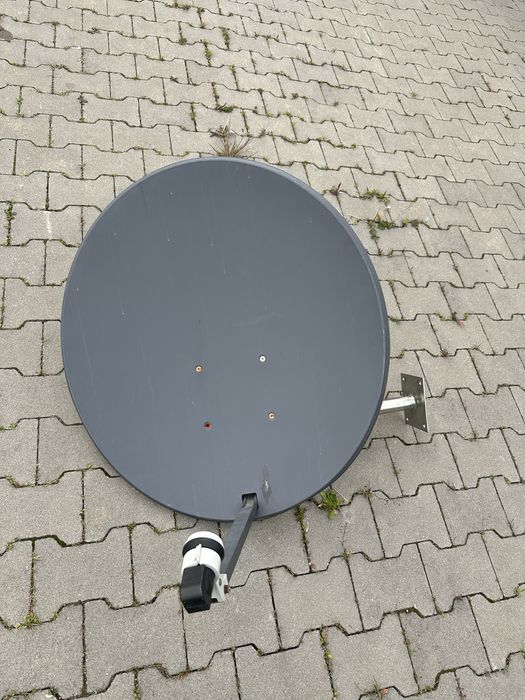 Antena satelitarna