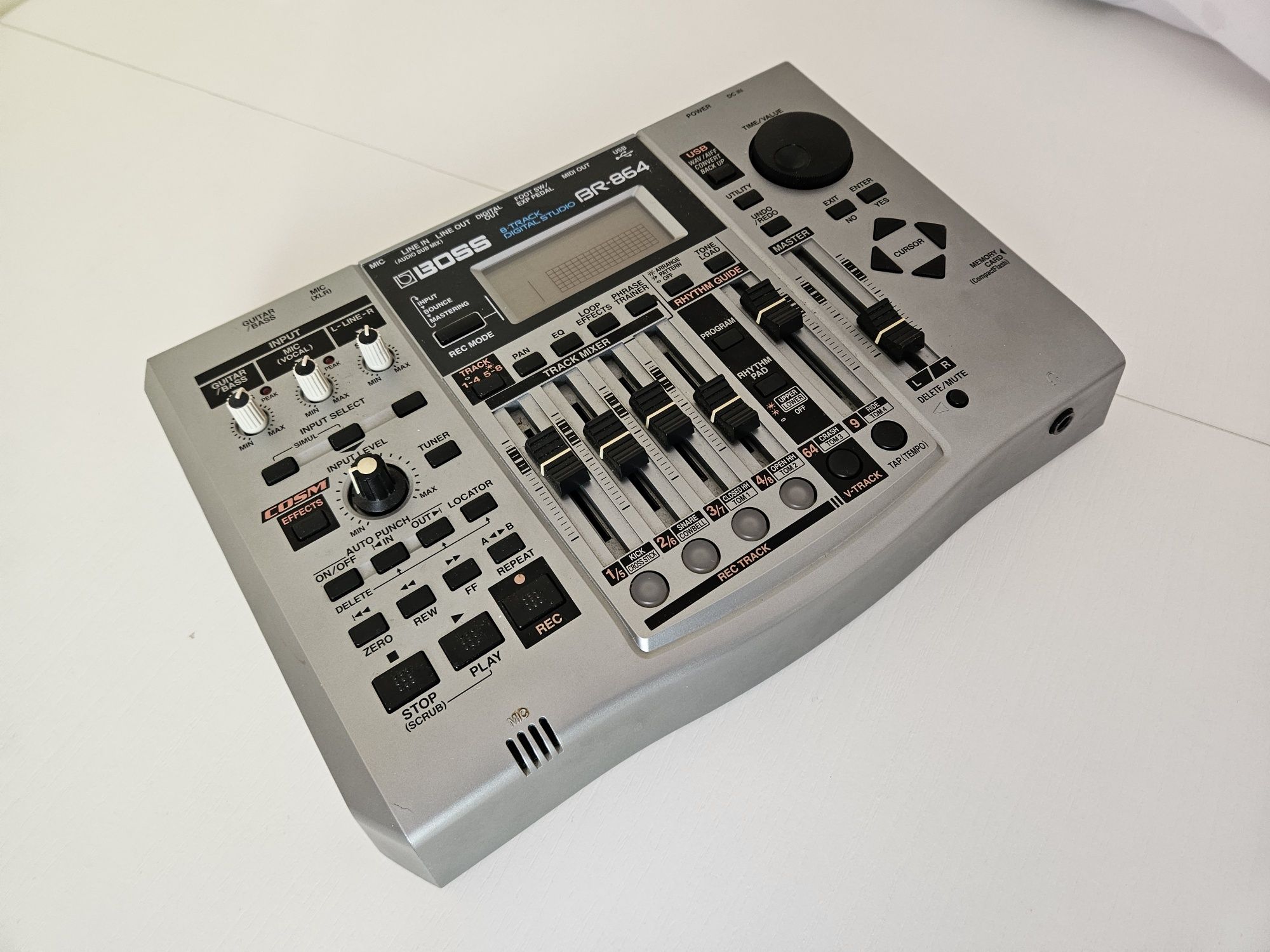 Boss BR-864 rejestrator 8 ścieżkowy