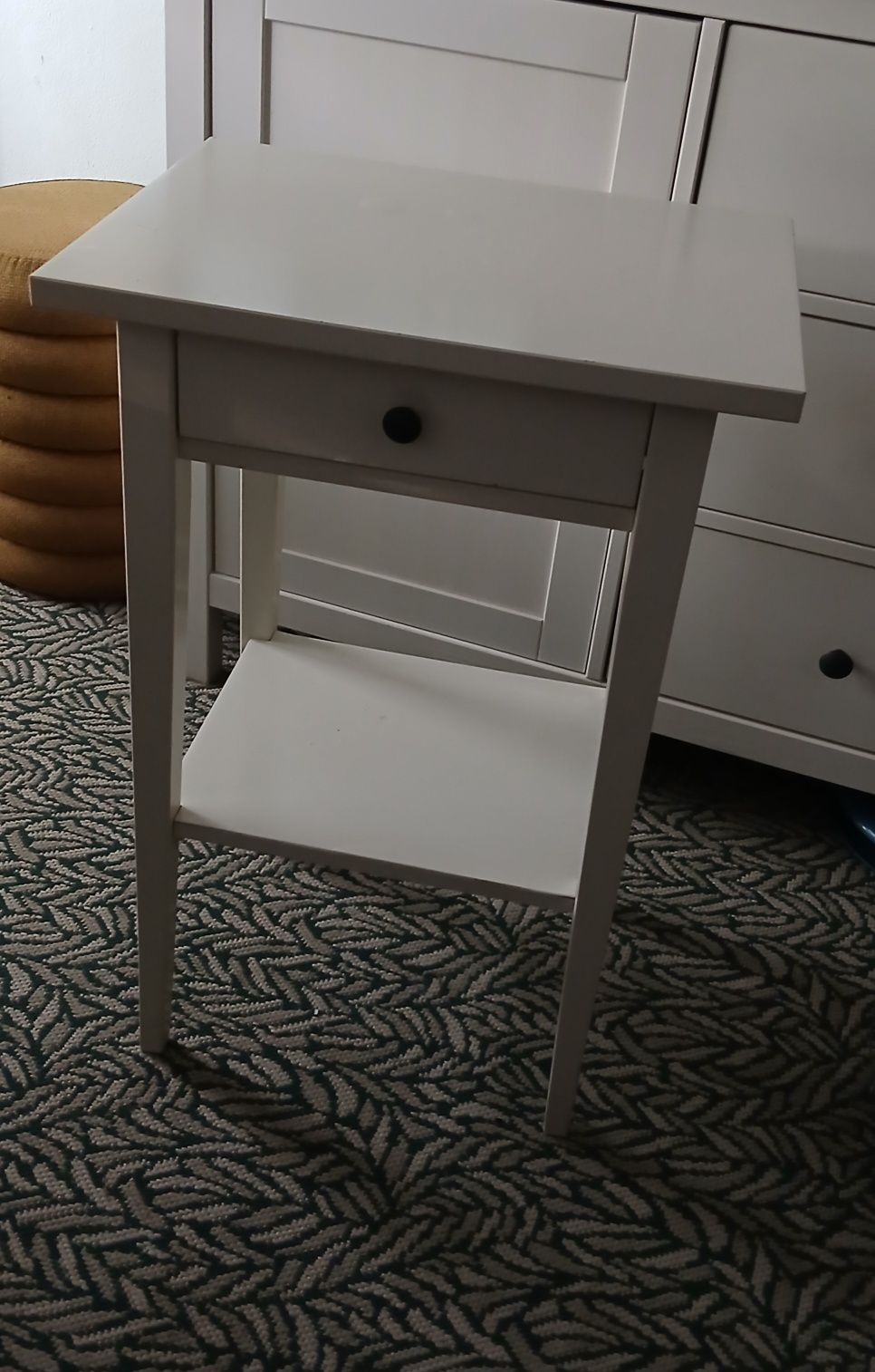 Mesinha de cabeceira Hemnes ikea