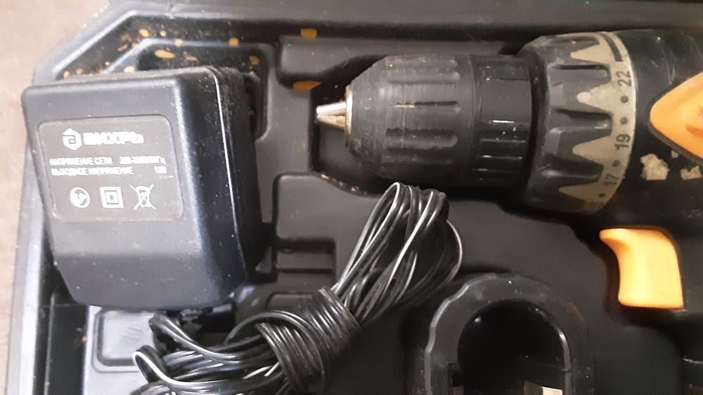 Шуруповёрт Вихрь 12в продам.