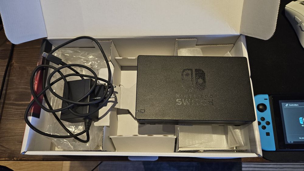 Nintendo Switch em caixa original