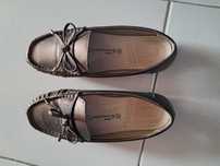 Vendo 4 pares de sapatos de senhora