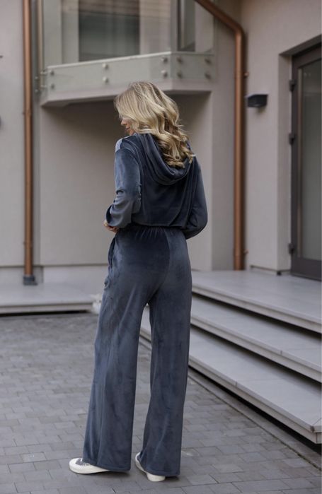 Велюровый костюм