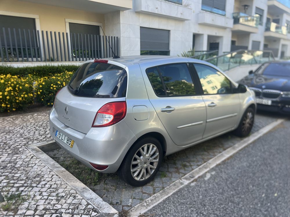 VENDE-SE RENAULT CLIO