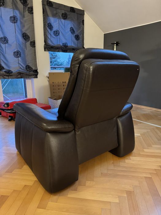 Skorzane fotele rozkladane- ciemny brąz. Dwie sztuki.