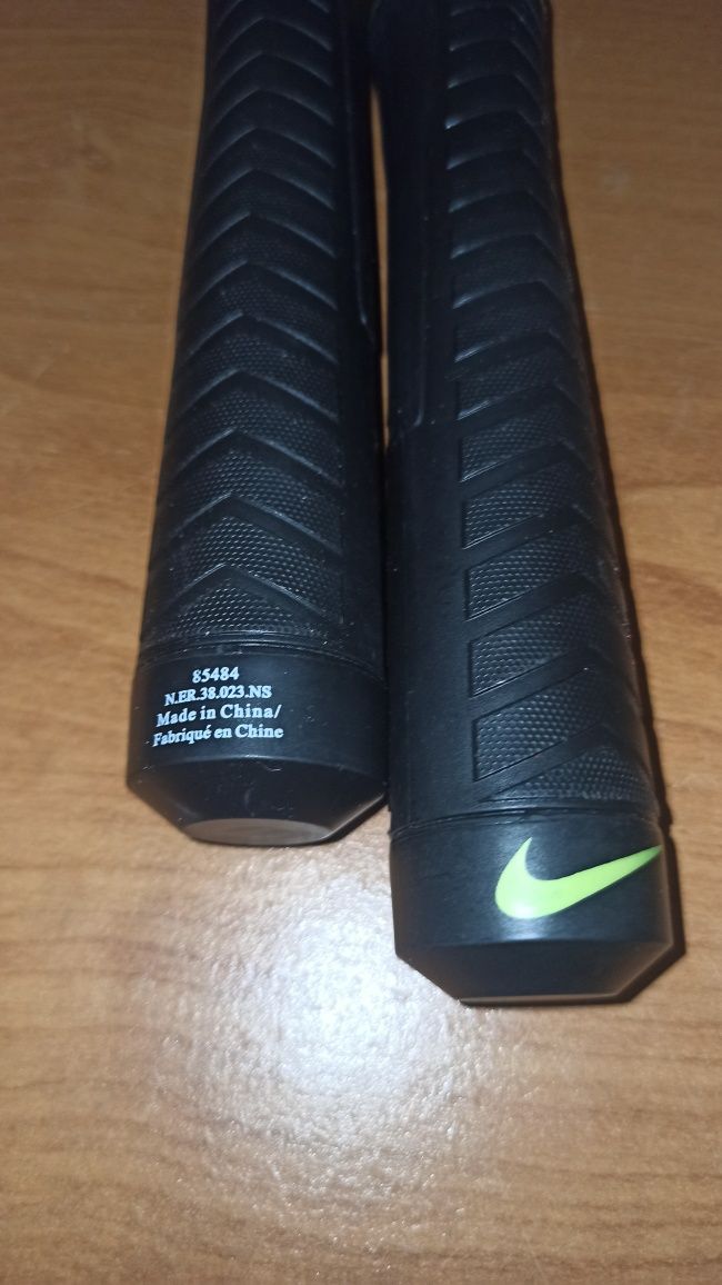 Скакалка Nike с утяжелителем