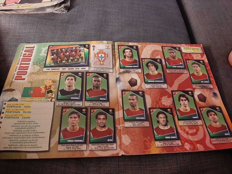 Caderneta de cromos Euro 2004 completa