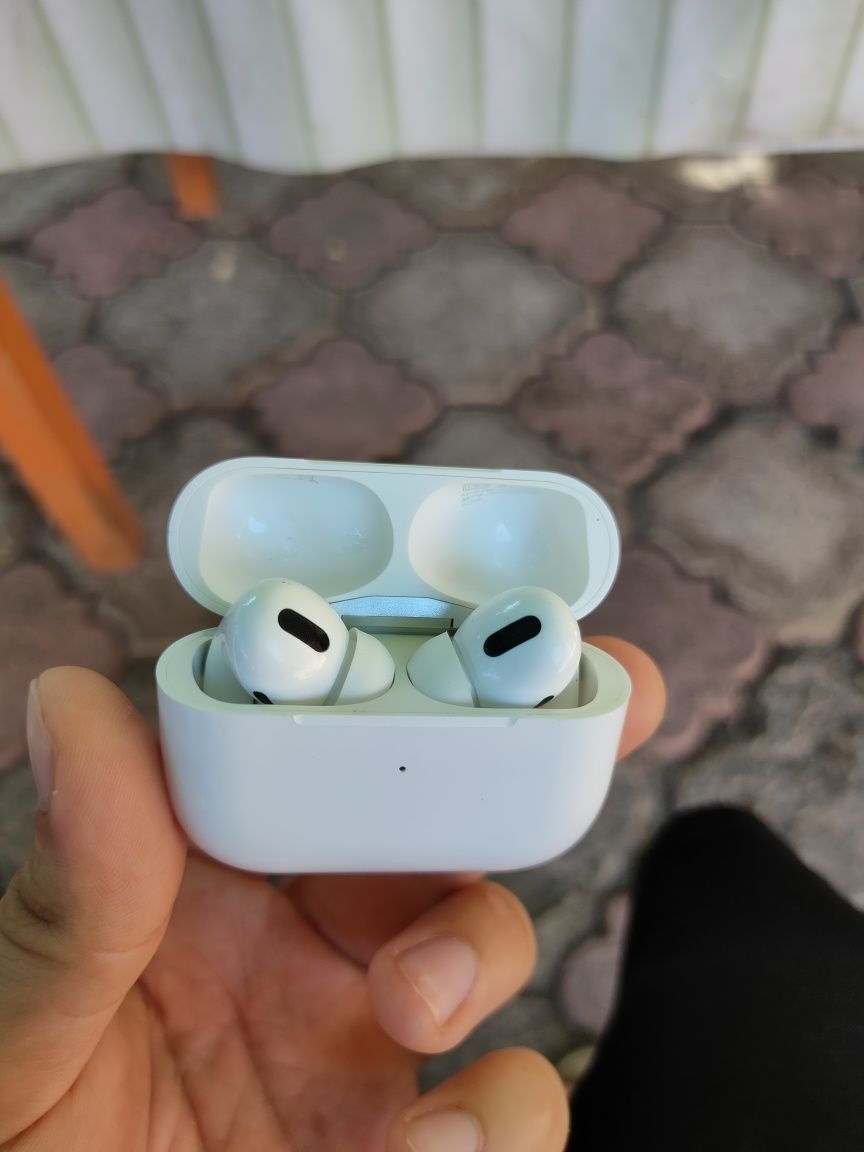 Наушники AirPods Pro