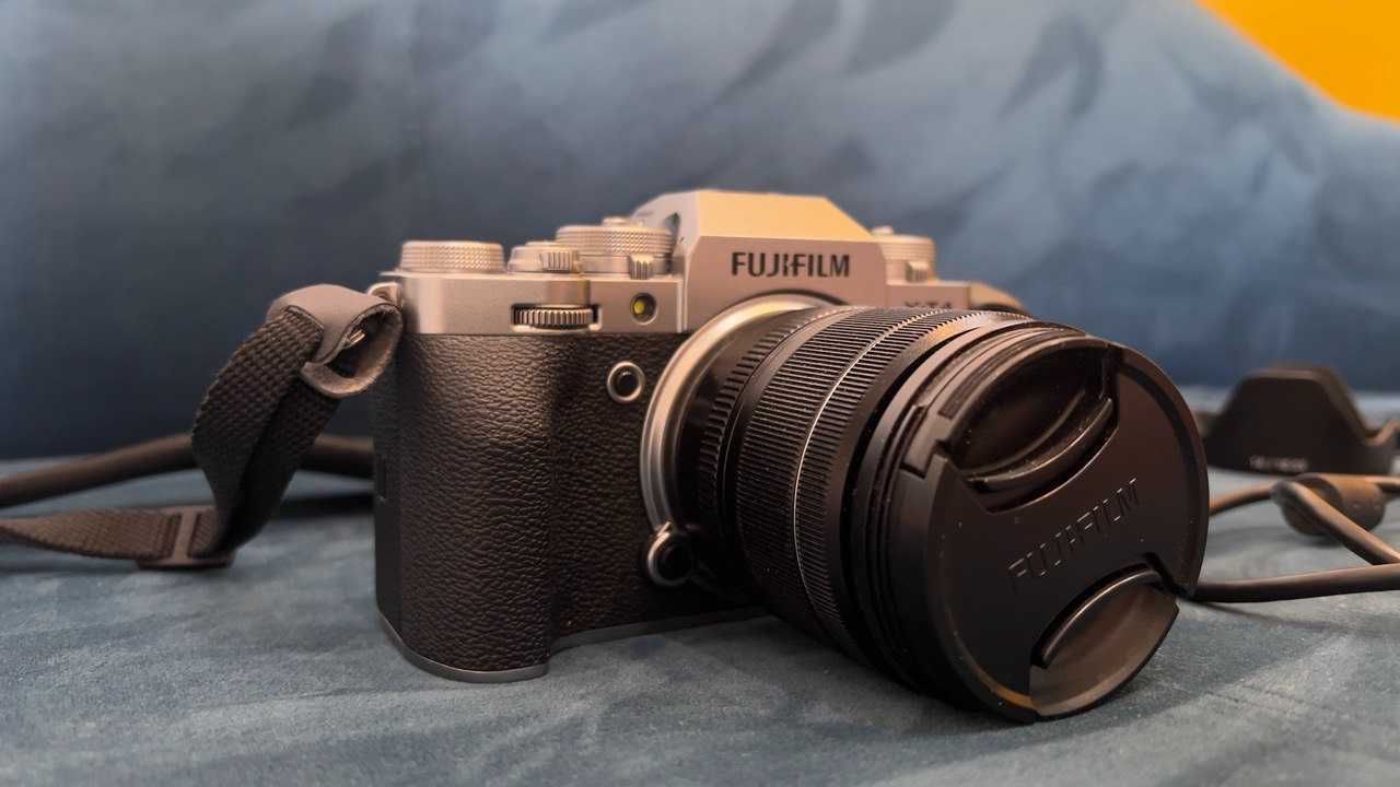 Продам фотоапарат Fujifilm XT-4 silver