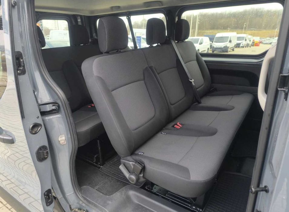 Renault Trafic 2025– 9-osobowy bus do wynajęcia | Neral Mobility