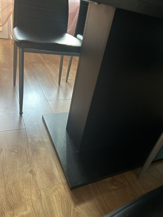 Stół z funkcja rozkladania + krzesla