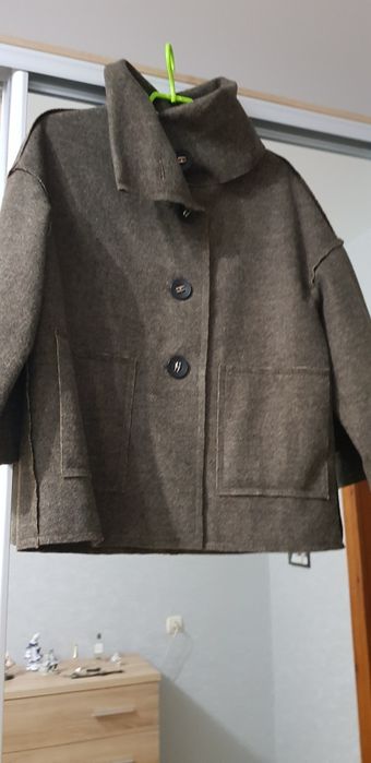 Продам коротке вовняне пальто