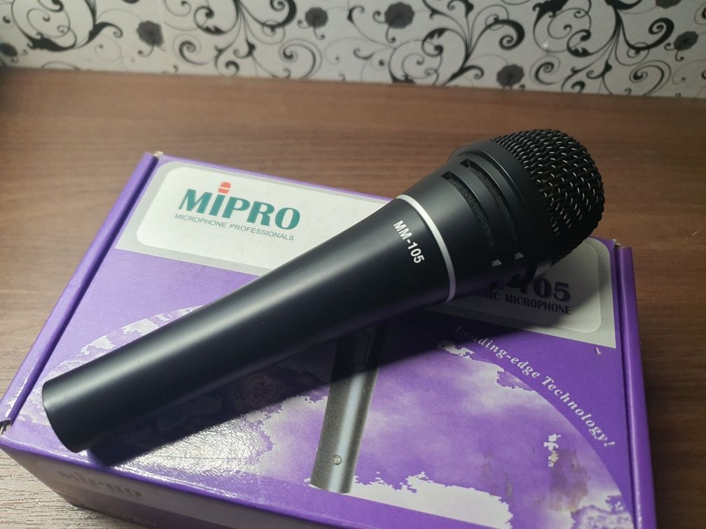 Microfone profissional Mipro MM-105