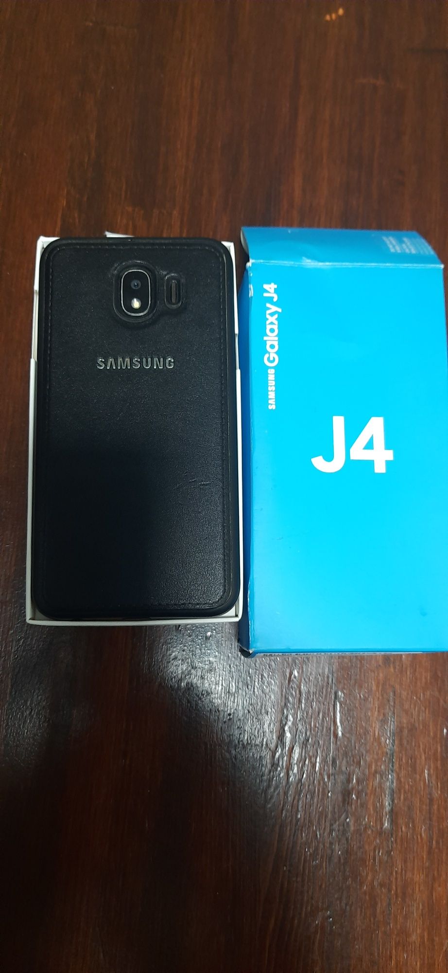 Продам SAMSUNG  Galaxy J4 F