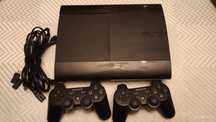 Konsola PlayStation 3 Superslim 500GB + 2 pady + okablowanie