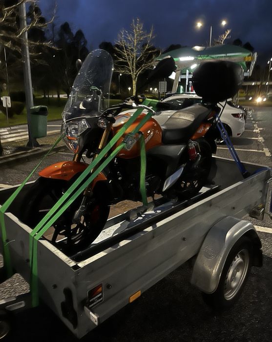 Serviço Reboque Transportes motas