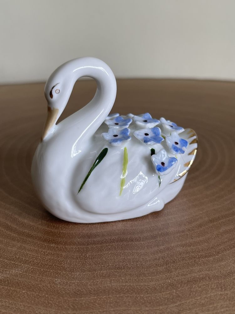 Figura Porcelana Coimbra S P Ave Cisne em Biscuit