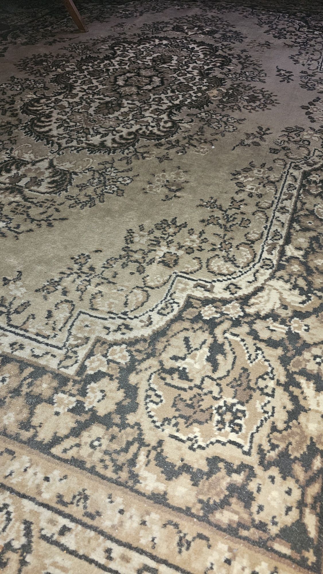 Dywan wełniany z wełny 190x 270 nie Perski