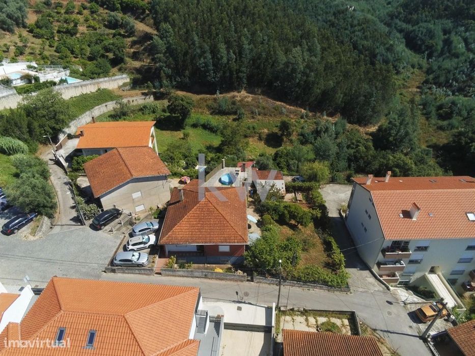 M6+1 Isolada | Chão do Bispo | Junto à Solum | 370m2 Ab Construção | 7