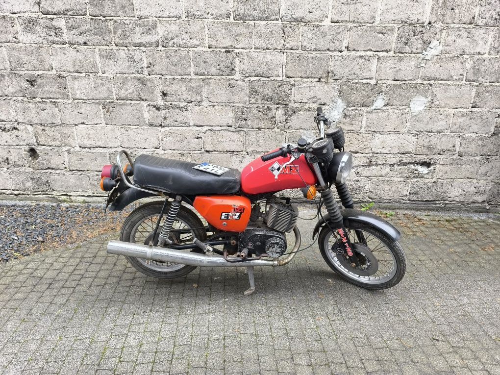 MZ ETZ 125 z dokumentami