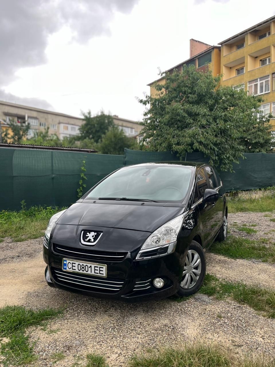 Продам Пежо 5008