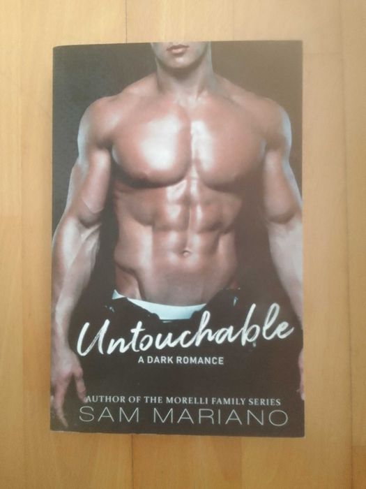 Livro Untouchable a dark romance by Sam Mariano