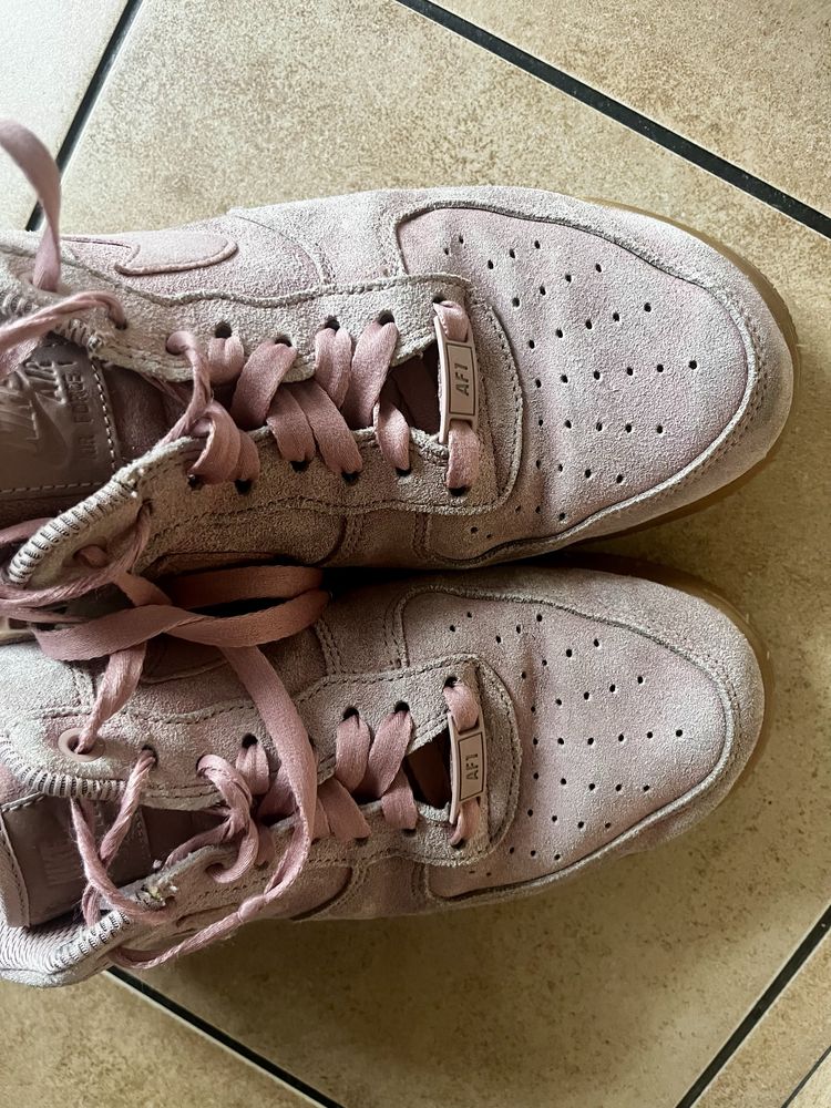 NIKE air force zamszowe