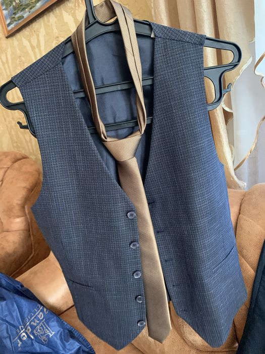 Костюм святковий